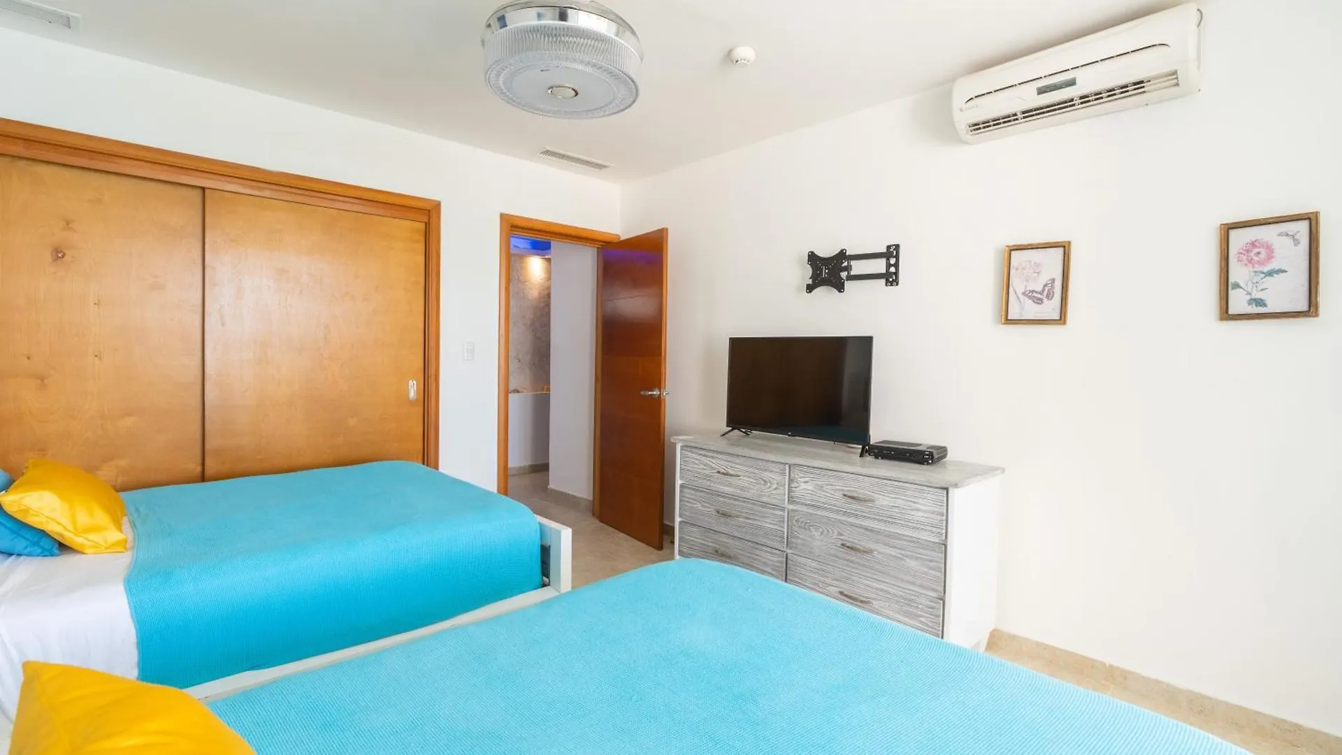 Apartment Luxe Beachfront Retreat With Pool, Gym & Private Beach Villa Del Mar