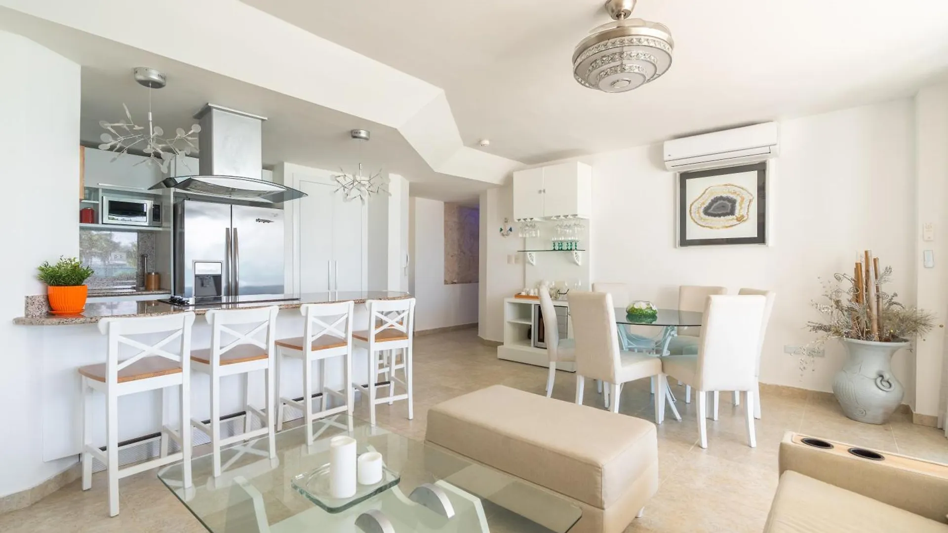 Luxe Beachfront Retreat With Pool, Gym & Private Beach Villa Del Mar